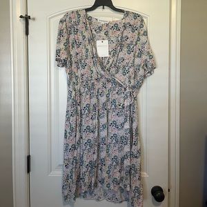NWT Downeast floral print wrap dress